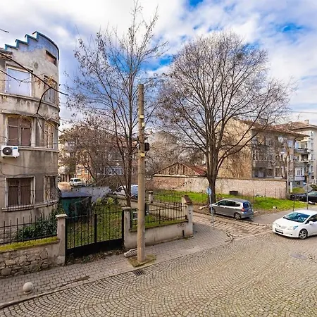 Dufti In Center & Old Town / Kapana Apartment
